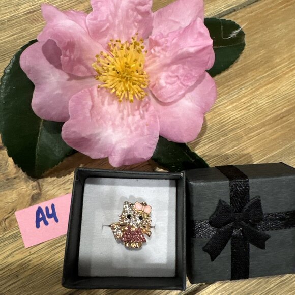 Adorable Hello Kitty Cat Kitten Silvertone Costume Adjustable Ring NEW w Box A4 - Picture 2 of 5